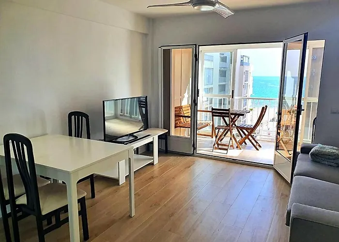 First Line With 3 Bedrooms And Seaviews Appartement