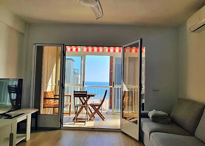 First Line With 3 Bedrooms And Seaviews Appartement *