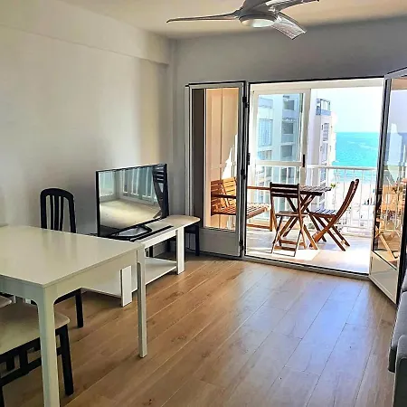 First Line With 3 Bedrooms And Seaviews Apartmán