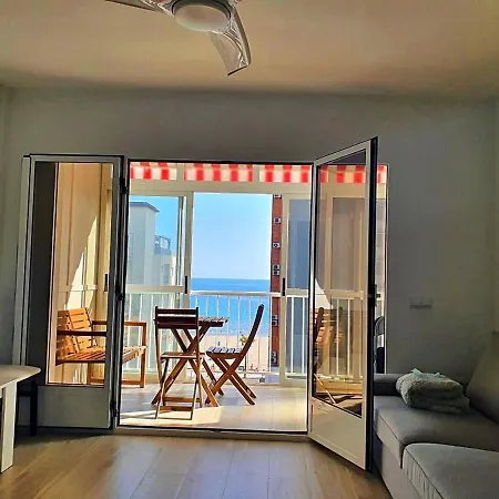 First Line With 3 Bedrooms And Seaviews Apartmán *